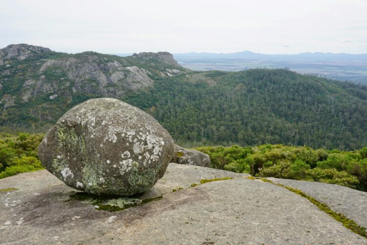 Bluff Knoll, Stirling Range National Park, Western Australia [Image credit: Karen Chew, unsplash.com]